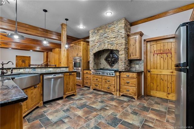 569 N Smokey Cove Road, Singer, LA 70660