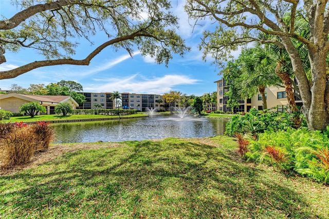 515 30TH AVENUE W H201, Bradenton, FL 34205