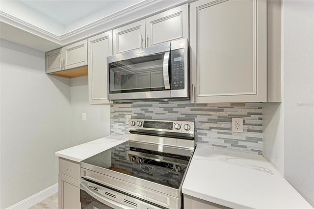 515 30TH AVENUE W H201, Bradenton, FL 34205