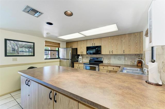 515 30TH AVENUE W H201, Bradenton, FL 34205