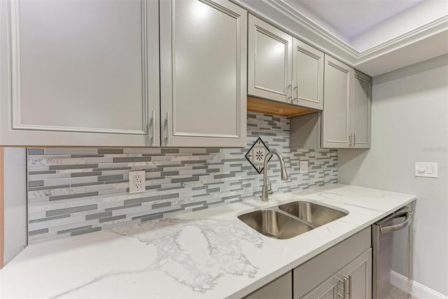 515 30TH AVENUE W H201, Bradenton, FL 34205