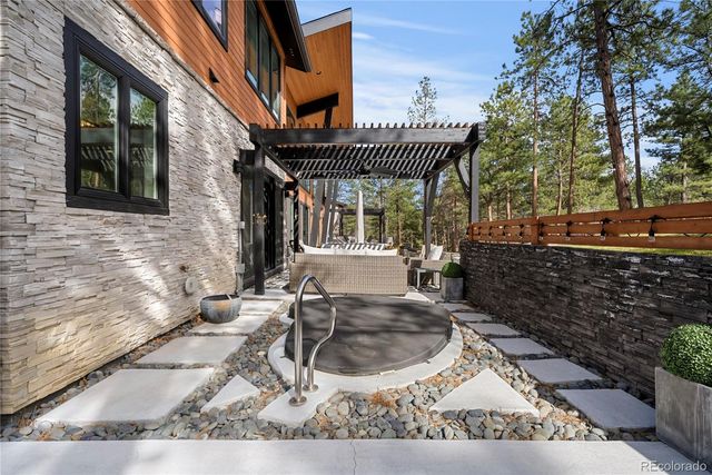 1188 Sky View Lane, Larkspur, CO 80118
