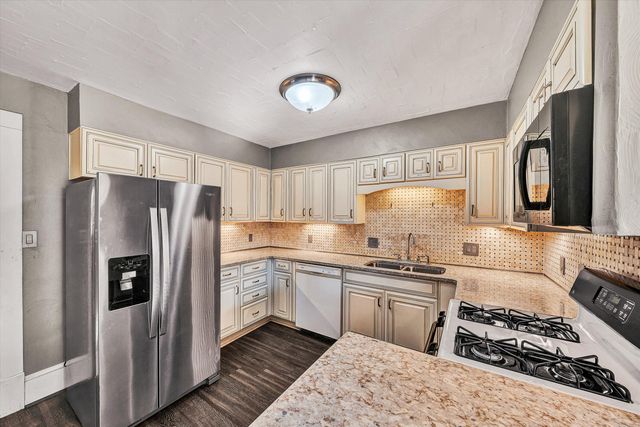 1844 Blenheim RD, Roanoke, VA 24015