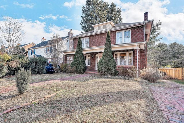 1844 Blenheim RD, Roanoke, VA 24015