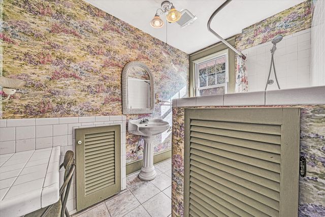 1844 Blenheim RD, Roanoke, VA 24015