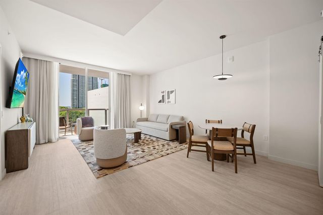 1611 SW 2nd Avenue 702, Miami, FL 33129