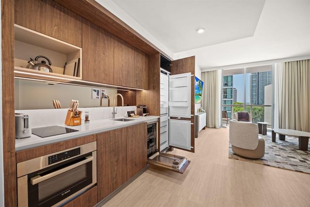 1611 SW 2nd Avenue 702, Miami, FL 33129