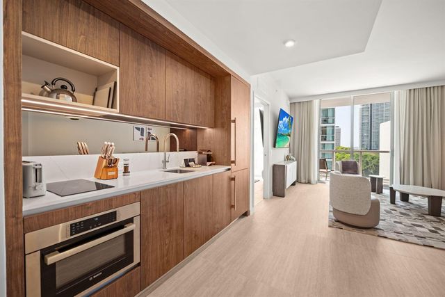 1611 SW 2nd Avenue 702, Miami, FL 33129
