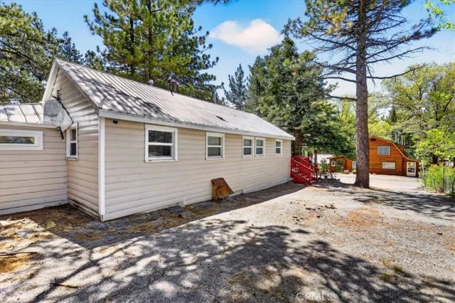 33424 Holcomb Creek Drive, Green Valley Lake, CA 92341