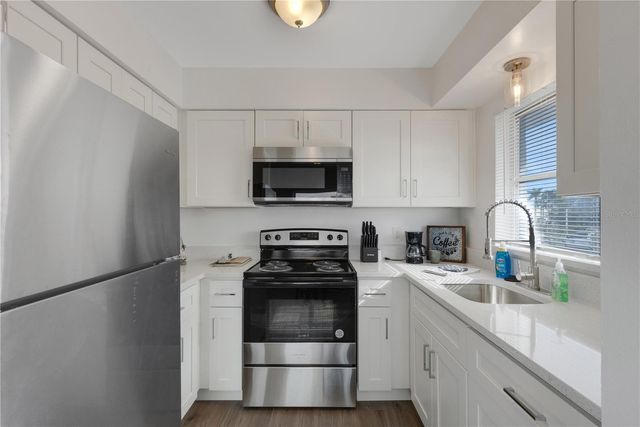 210 ALBEE ROAD W, Nokomis, FL 34275