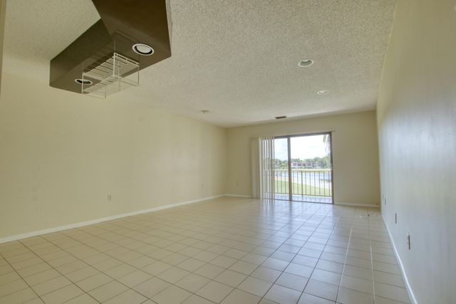 4657 Fountains Drive S 206, Greenacres, FL 33467