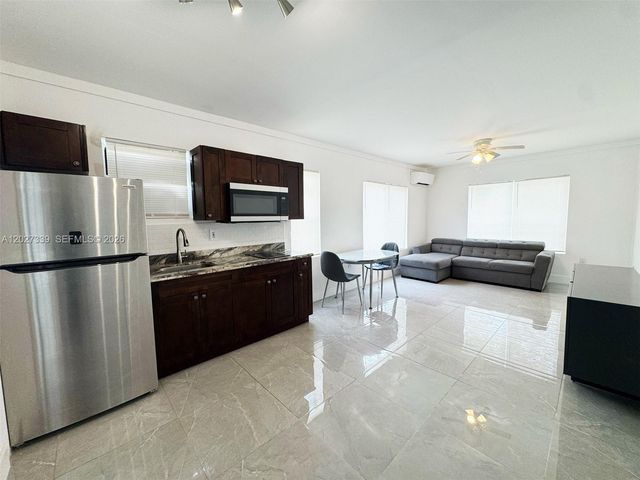 1631 NW 3 St 1, Miami, FL 33125