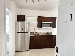 1631 NW 3 St 1, Miami, FL 33125
