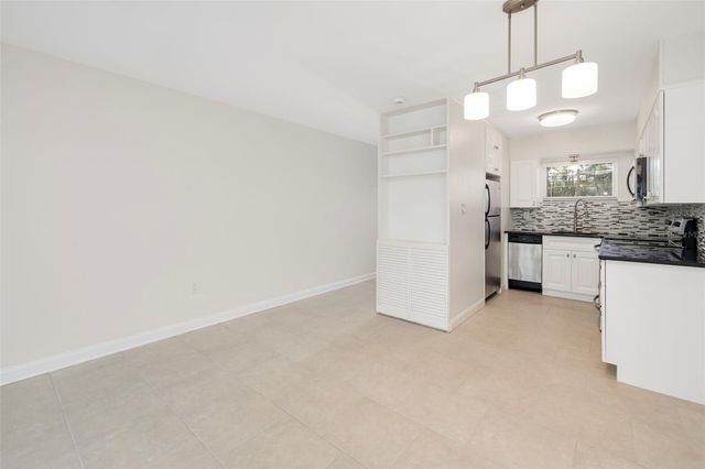 2155 WOOD STREET A14, Sarasota, FL 34237