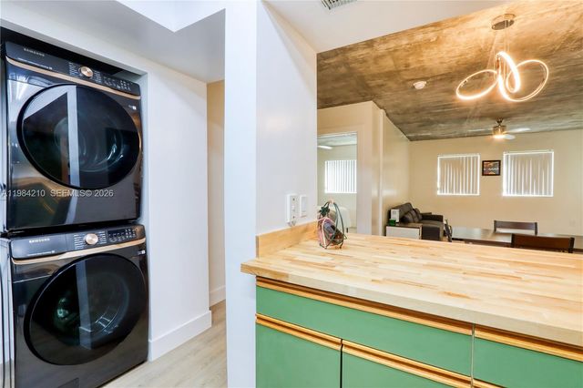 201 NW 7th St 307, Miami, FL 33136