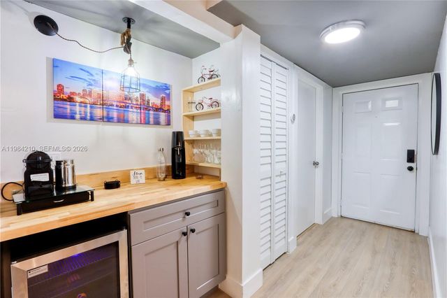 201 NW 7th St 307, Miami, FL 33136