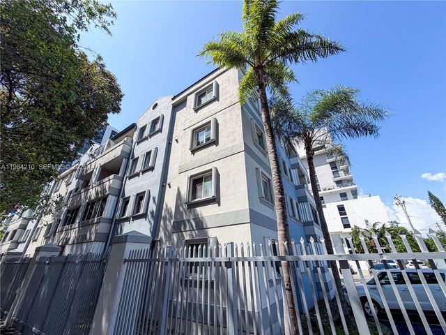 201 NW 7th St 307, Miami, FL 33136