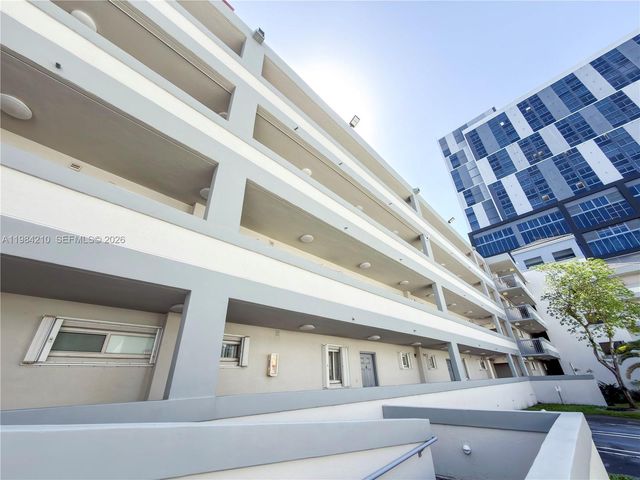 201 NW 7th St 307, Miami, FL 33136