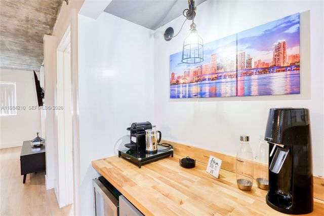 201 NW 7th St 307, Miami, FL 33136