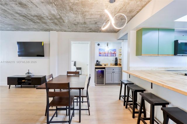 201 NW 7th St 307, Miami, FL 33136