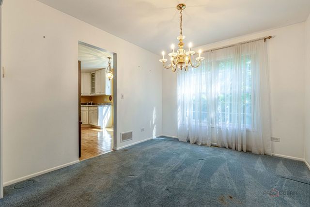 1338 Trinity Place, Libertyville, IL 60048