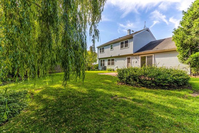 1338 Trinity Place, Libertyville, IL 60048