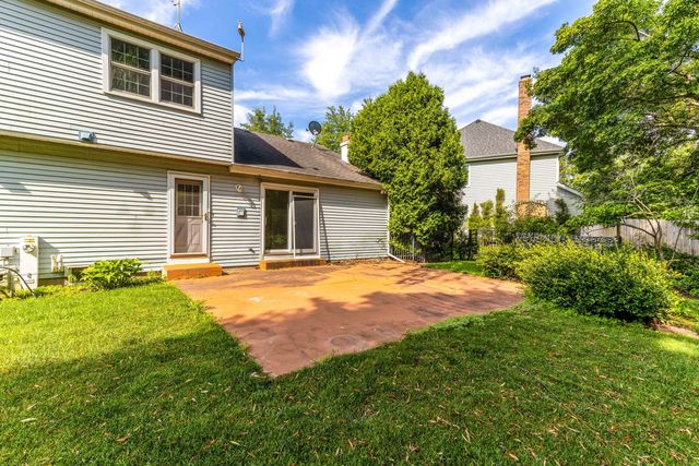 1338 Trinity Place, Libertyville, IL 60048