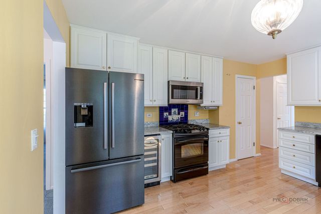 1338 Trinity Place, Libertyville, IL 60048