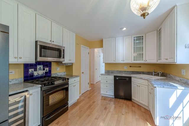 1338 Trinity Place, Libertyville, IL 60048
