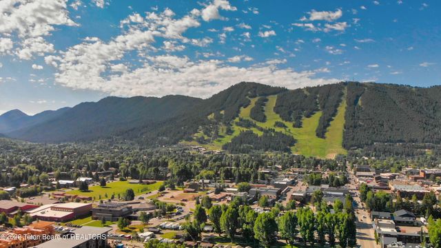 165 S MILLWARD Street, Jackson, WY 83001