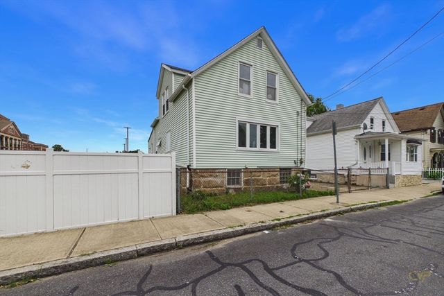250 Chancery St, New Bedford, MA 02740