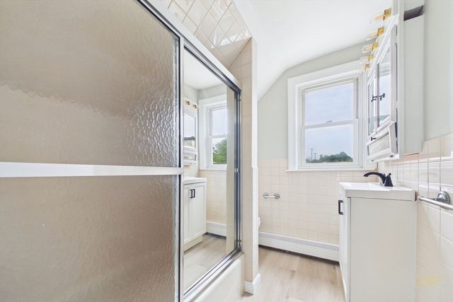 250 Chancery St, New Bedford, MA 02740