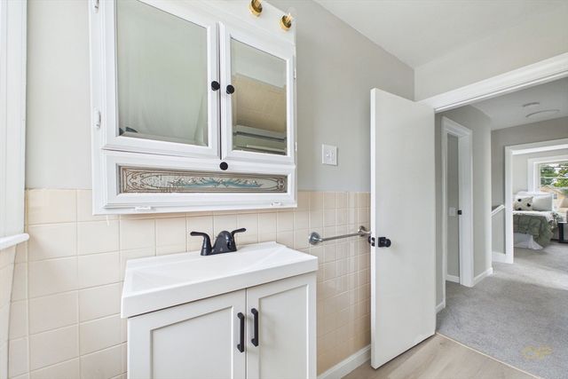 250 Chancery St, New Bedford, MA 02740