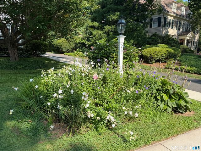 25 Walbridge Road, West Hartford, CT 06119