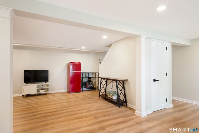 25 Harrison Drive, Hamden, CT 06514