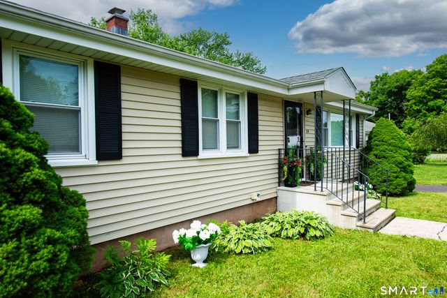 25 Harrison Drive, Hamden, CT 06514