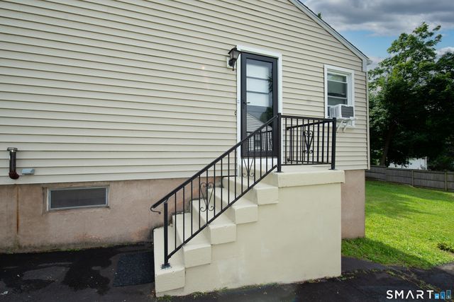 25 Harrison Drive, Hamden, CT 06514