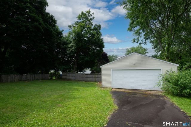 25 Harrison Drive, Hamden, CT 06514