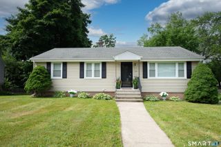 25 Harrison Drive, Hamden, CT 06514