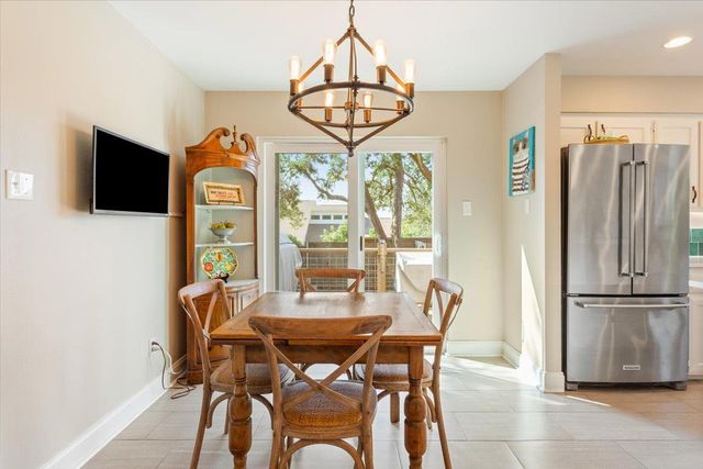 9800 Ravenwood CV, Austin, TX 78750