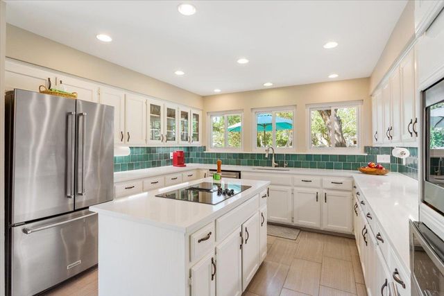 9800 Ravenwood CV, Austin, TX 78750