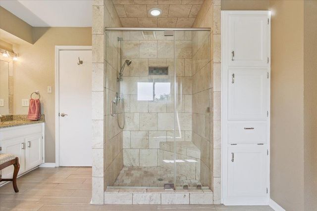 9800 Ravenwood CV, Austin, TX 78750