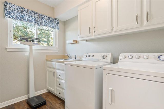 9800 Ravenwood CV, Austin, TX 78750