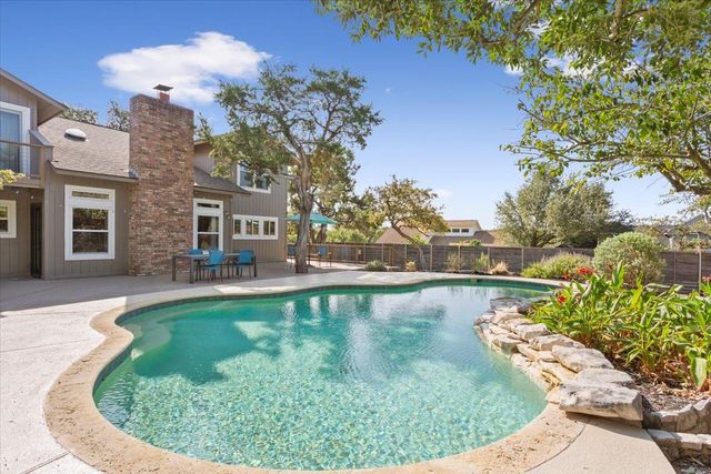 9800 Ravenwood CV, Austin, TX 78750