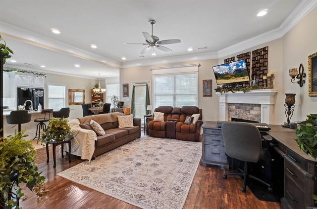 123 Nantucket Loop, Maumelle, AR 72113