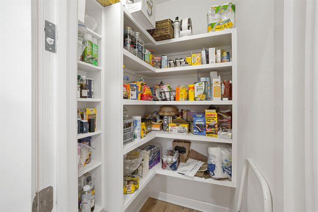 123 Nantucket Loop, Maumelle, AR 72113