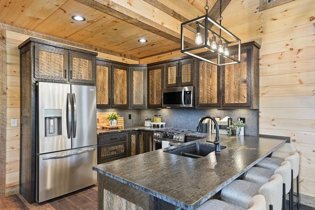 250 Wolf Creek Circle, Mineral Bluff, GA 30559