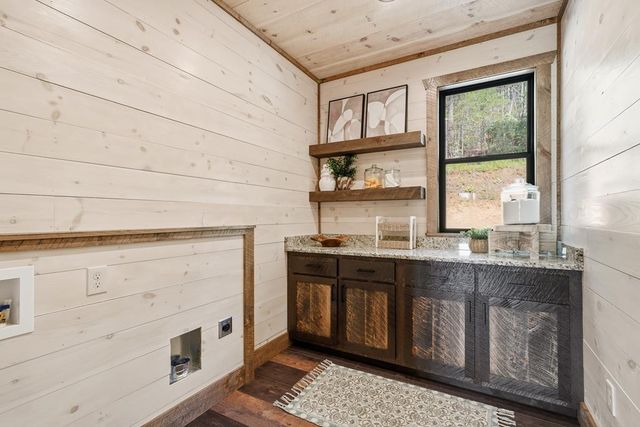 250 Wolf Creek Circle, Mineral Bluff, GA 30559