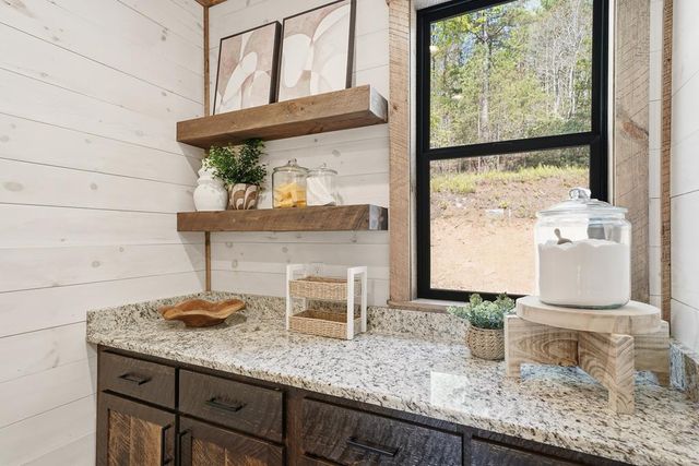 250 Wolf Creek Circle, Mineral Bluff, GA 30559