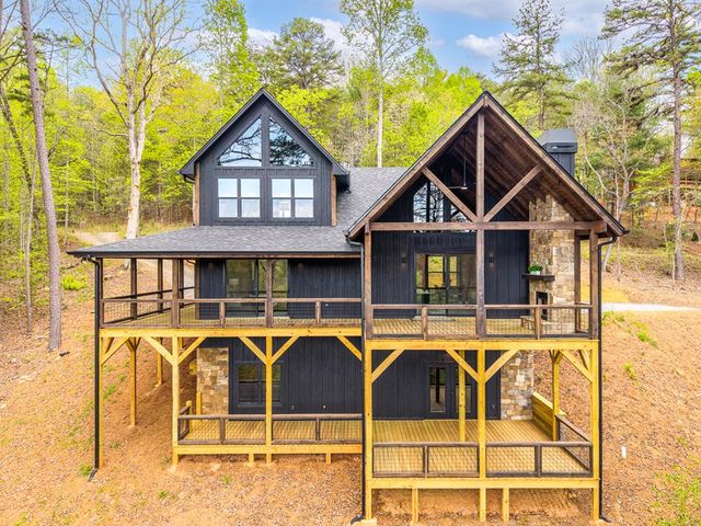 250 Wolf Creek Circle, Mineral Bluff, GA 30559